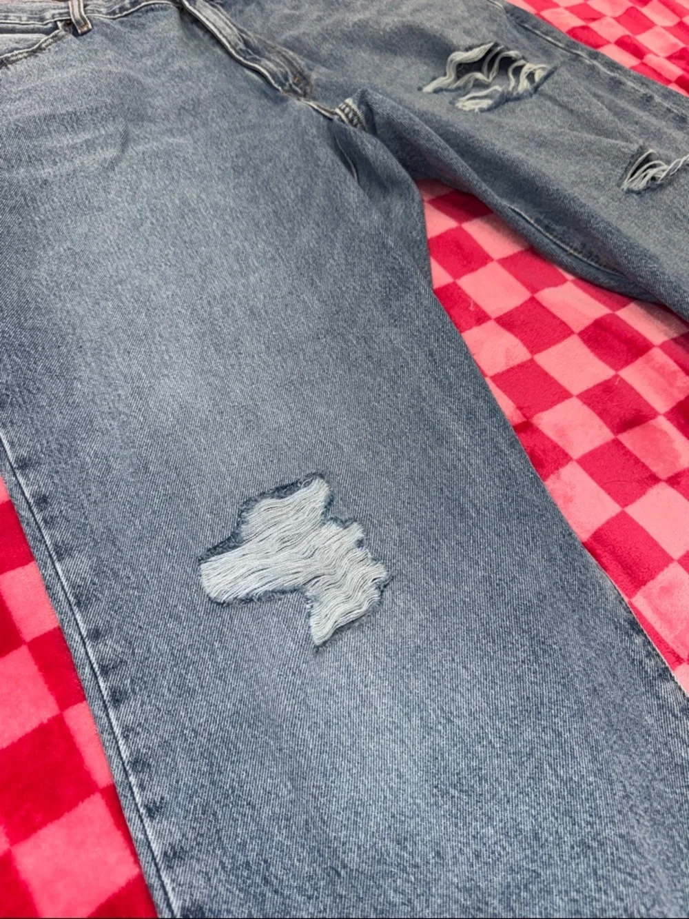 Levi's Women's Light Blue Distressed Straight Jeans - Picture 6 of 8